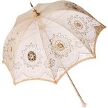 Parasolka przeciwsłoneczna ozdobiona haftem richelieu, 1880 r., z kolekcji Gary ego Durow/fot. Steve Dean