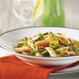 Pasta primavera. Wszystkie kolory papryki