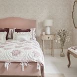 pastelowa różowa sypialnia