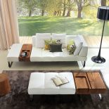 Patmos robiona jest na zamówienie w LAB (www.laboratorio.pl), kosztuje od 31 000 zł. Do kompletu puf-stolik, RIVA 1920