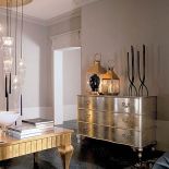 Patynowana komoda Platinum z litej lipy, ok. 18 300 zł. SELVA