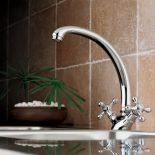 Pełna gracji... Grazia. Do wyboru kolory: chrom (456 zł) i antyczny brąz (666 zł). Omnires