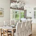 Pierzasty żyrandol Ania sama wymysliła i zrobiła.