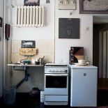 Po co zagracać kuchnię wielką lodówką i wypełniać ją po brzegi jedzeniem, skoro za rogiem jest czynny 24 godziny