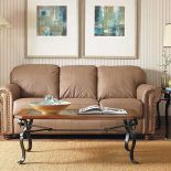 Po kolacji czas na męskie rozmowy: koniaczek i cygaro na skórzanej kanapie Conroy. MOŚCICCY SALONY MEBLOWE, LANE