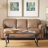 Po kolacji czas na męskie rozmowy: koniaczek i cygaro na skórzanej kanapie Conroy. MOŚCICCY SALONY MEBLOWE, LANE