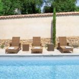 Podglądamy, jak projektantka urządziła się w starej farmie na południu Francji.