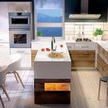 Podmiejski szyk – podświetlana wyspa z baterią Hortensja, DEANTE