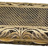 Pojemnik na wizytówki, srebrny filigran, ażurowy korpus z motywem kratki i stylizowanych liści, Moskwa 1870 R., DESA KATOWICE