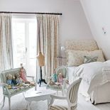Pokój córki w stylu ludwikowskim. Styl skandynawski – dom w kolorach północnego morza