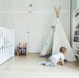 W pokoju najmłodszych dzieci powinno być sporo miejsca na swobodne przemieszczanie się.