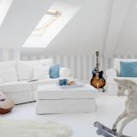 Pokój kąpielowy na poddaszu połączony jest z muzycznym.