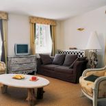 Pokoje mają nazwy i dekoracje związane z regionem. Dordogne to przepływająca w pobliżu rzeka.