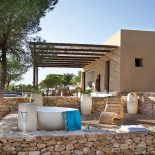 Połączenie drewna i kamienia charakterystyczne dla domów Hiszpanii