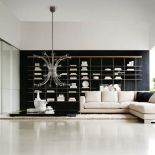 Półki na metalowych linkach. MOLTENI