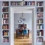 W tej warszawskiej kamienicy Joanna ma wszystko, o czym marzyła – balkon, piec i obraz, który umeblował jej dom,