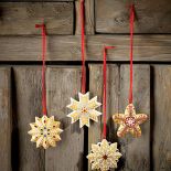 Porcelanowe gwiazdki na choinkę Nostalgic Ornaments, ok. 129 zł/4 szt., Villeroy Boch