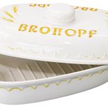 Porcelanowy międzywojenny pojemnik na chleb, MUZEUM CHLEBA W RADZIONKOWIE, fot. TIMEMACHINE