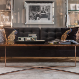 Portrety ikon srebrnego ekranu, oprawione w lustrzane ramy to sposób na wnętrze w stylu glamour.