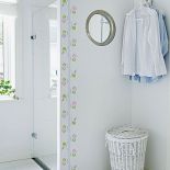 Powój rośnie szybko, pięknie pachnie i nie ma wielkich wymagań. Zarośnie bez trudu altanę i balkon, owinie warkoczami pień