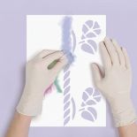 Powój rośnie szybko, pięknie pachnie i nie ma wielkich wymagań. Zarośnie bez trudu altanę i balkon, owinie warkoczami pień