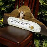 Praca wykonana ze starodrzewu, pomalowana farbami akrylowymi. Technika ta pozwala na użytkowanie ich wewnątrz jak