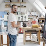 Pracownia pana domu na piętrze. Spokój i kontrasty: mieszkanie z pomysłem