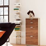 Prawie jak totem - regał do małych mieszkań. HULSTA