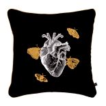 Poduszka haftowana z sercem