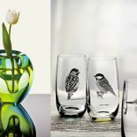 Projekt wazonu z zielononiebieskiego szkła. To trudne połączenie kolorów, niełatwo też zrobić lejek, do którego