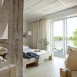 Projektanci robią meble wyłącznie z naturalnych materiałów, bo tylko takie są trwałe i szlachetne. Nie rozpadną się po dwóch