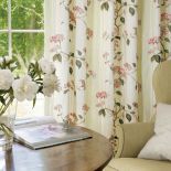 Projektanci tkanin bawią się kwietnymi wzorami. Wzory i kolory do wyboru.