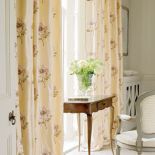 Projektanci tkanin bawią się kwietnymi wzorami. Wzory i kolory do wyboru.