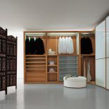 Prosta forma zawsze w modzie. Garderoba firmy Pianca kosztuje około 15 000 zł. ABAR