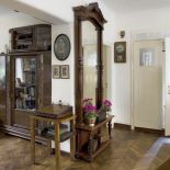 Przed remontem przez łazienkę przechodziło się do sieni i ogródka.