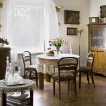 Przed wojną rodzina, do której należała willa, wybudowała ją na kredyt i żeby go spłacić, dom wynajmowała letnikom.