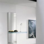 Przed wyjściem ostatnie spojrzenie w lustro: to na zdjęciu, o zabawnej nazwie Let Me See, zaprojektował Rodolfo Dordoni.