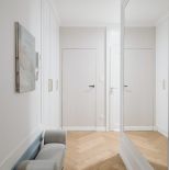 elegancki przedpokój w mieszkaniu nad morzem