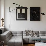 nowoczesny salon w mieszkaniu w kamienicy