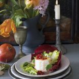 Sałatka z kozim serem i marynowanym granatem