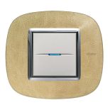 Przykład włącznika z kolekcji Axolute. Zdjęcie: Legrand