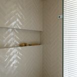 beżowa łazienka w domku dla gości