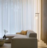 ocieplony minimalizm w nowoczesnym salonie