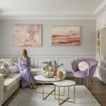 salon w złocie i pudrowym różu