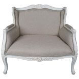 Ręcznie robiony mahoniowy Fleurette z podnóżkiem kosztuje 2900 zł. BELLEMAISON