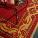 Ręcznie tkany z wełny nowozelandzkiej, 200 x 200 cm, kosztuje 11 651 zł. JAB