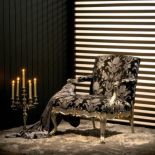 Riche wykończony srebrną folią. Cena - 1772 euro. MIRAGE DESIGN