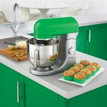 Kuchnia w stylu vintage: kolorowy sprzęt agd