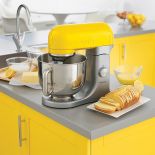 Kuchnia w stylu vintage: kolorowy sprzęt agd