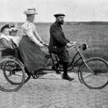 Rodzinny tandem z 1898 r. Fot. Forum